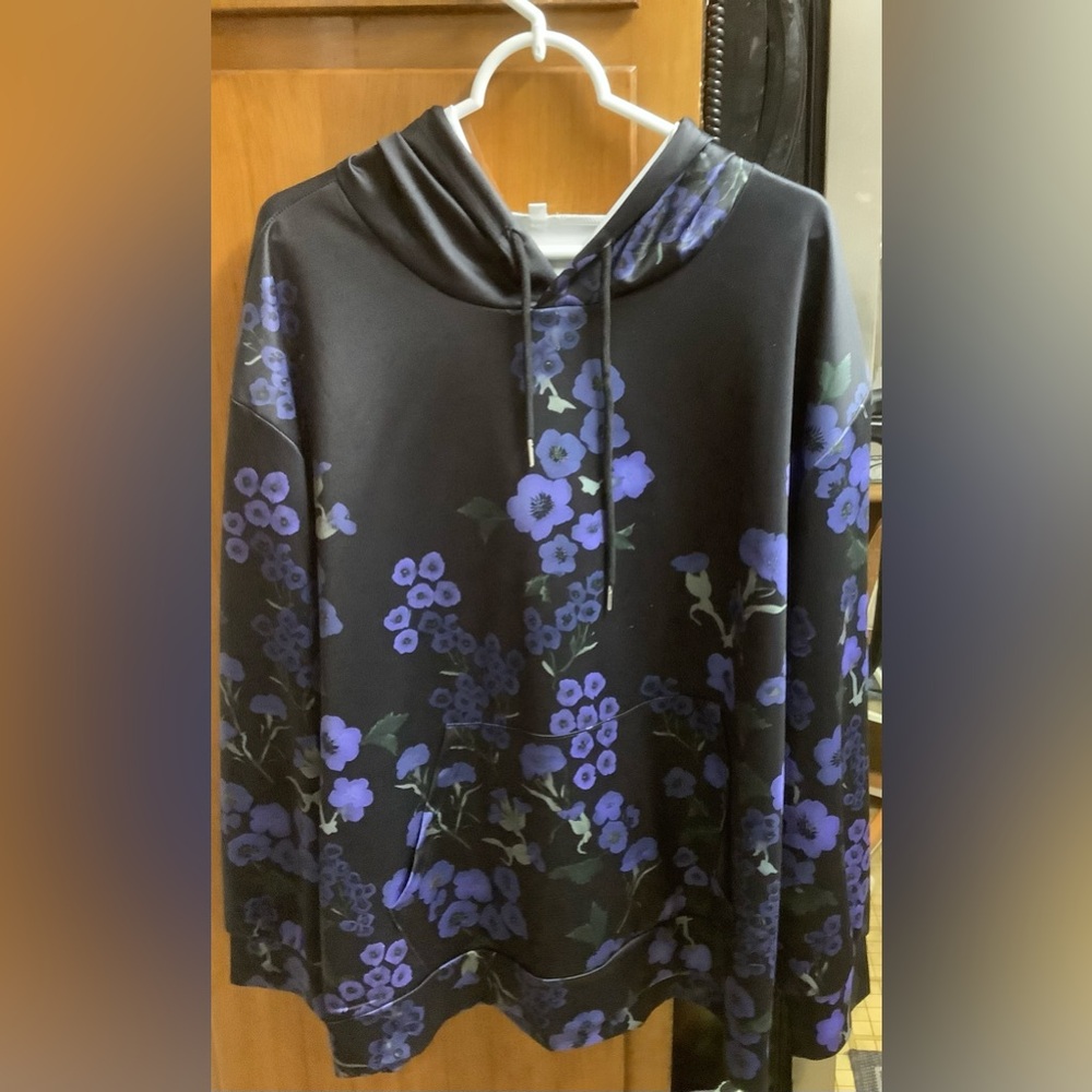 New Hoodie 3X Black with Purple Blue Flowers Must See Warm Pretty